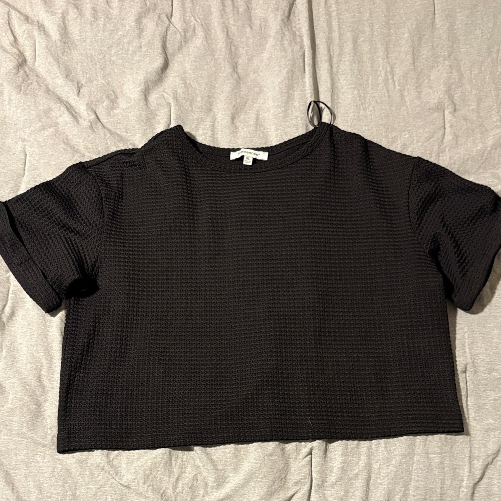Francesca’s cropped tee